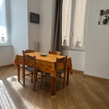 Varazzehomeresort Sas * فاراتسي