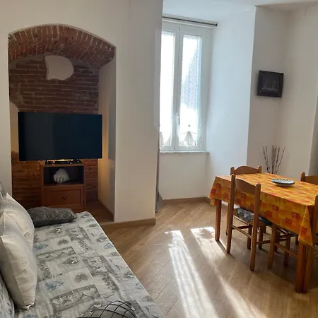 Varazzehomeresort Sas Apartament *